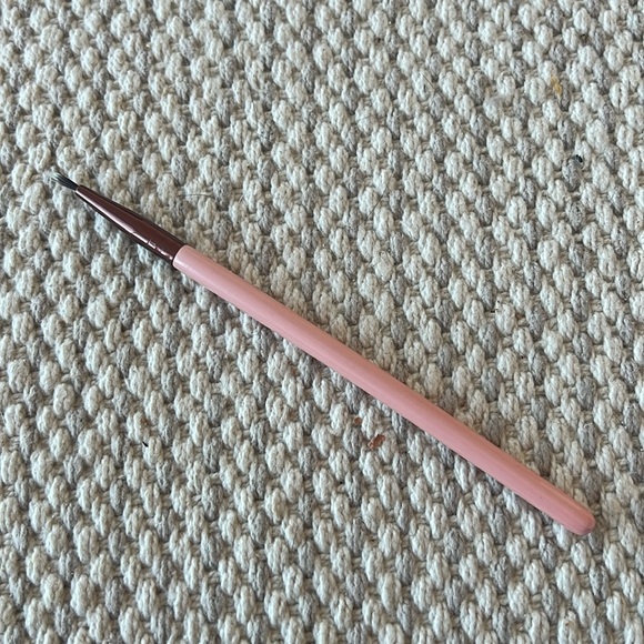 Luxie 219 eye liner brush - Picture 1 of 3